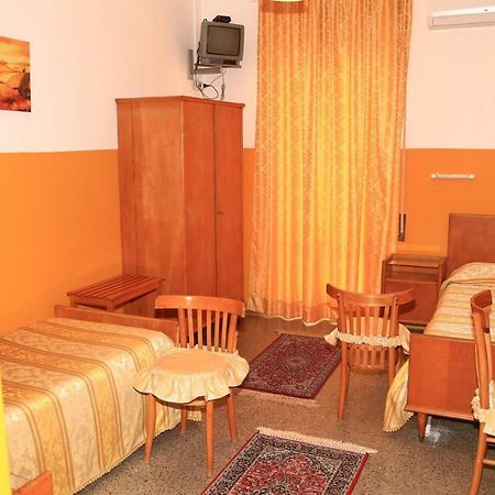 Hotel San Vincenzo Соверато-Марина Екстер'єр фото