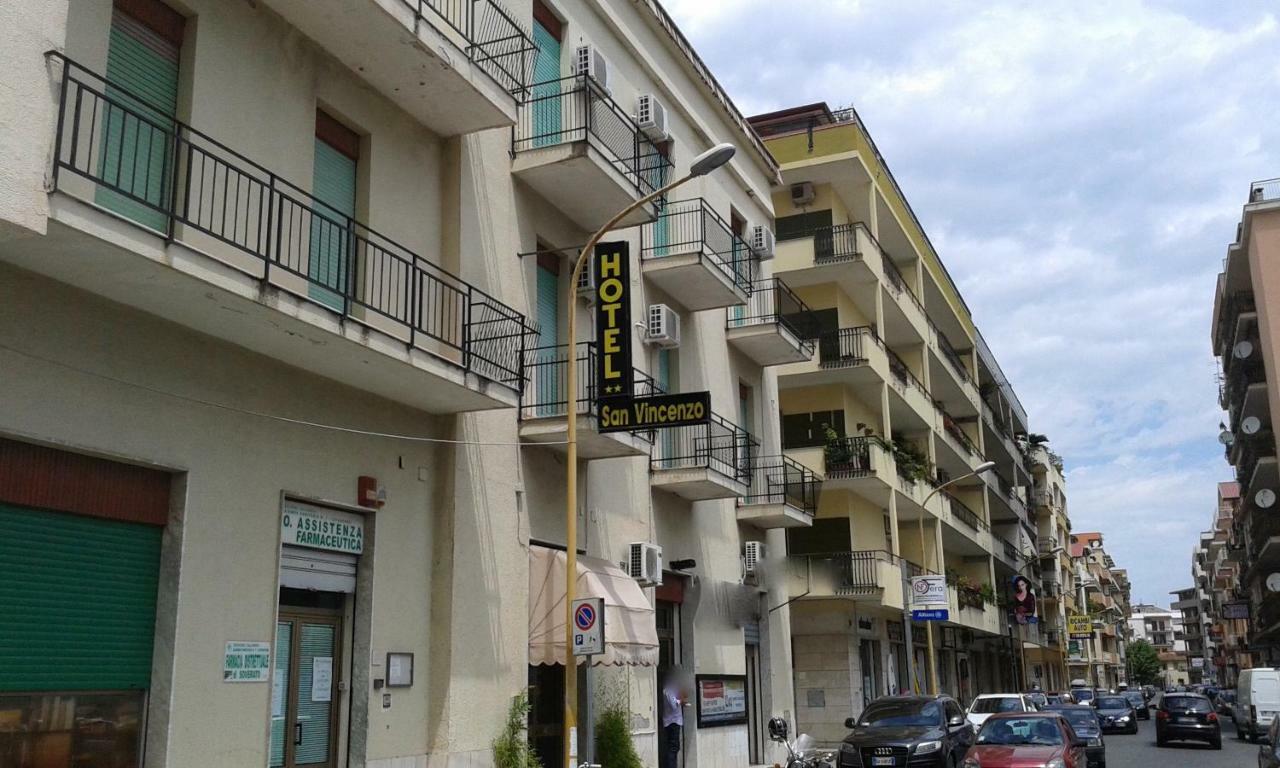 Hotel San Vincenzo Соверато-Марина Екстер'єр фото
