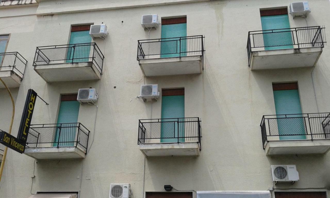 Hotel San Vincenzo Соверато-Марина Екстер'єр фото