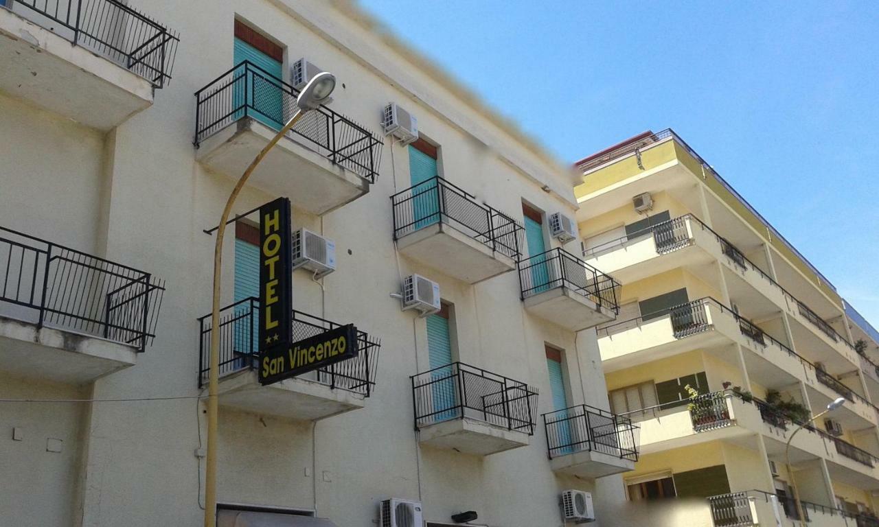 Hotel San Vincenzo Соверато-Марина Екстер'єр фото