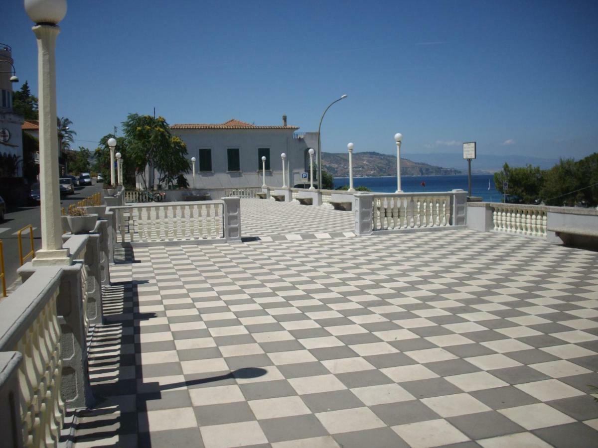 Hotel San Vincenzo Соверато-Марина Екстер'єр фото