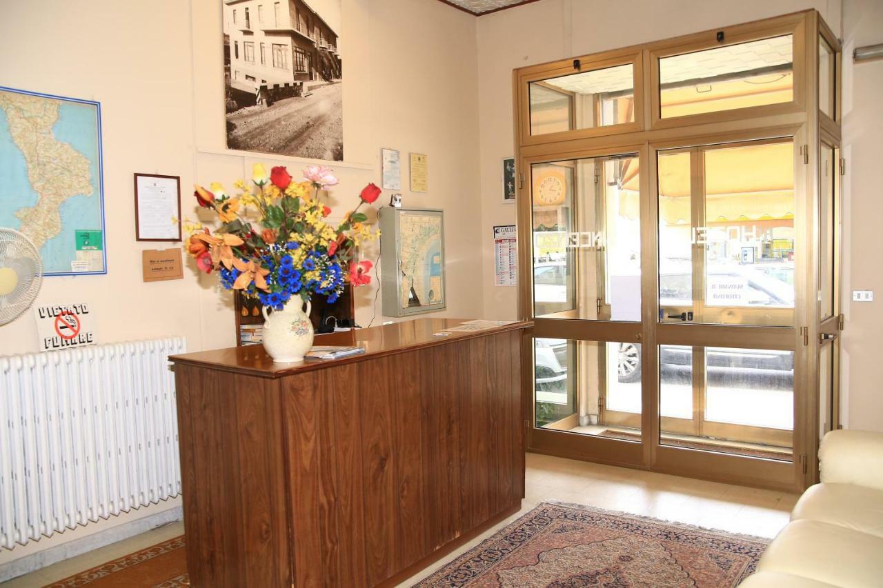 Hotel San Vincenzo Соверато-Марина Екстер'єр фото