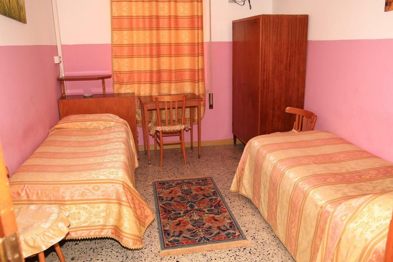 Hotel San Vincenzo Соверато-Марина Екстер'єр фото